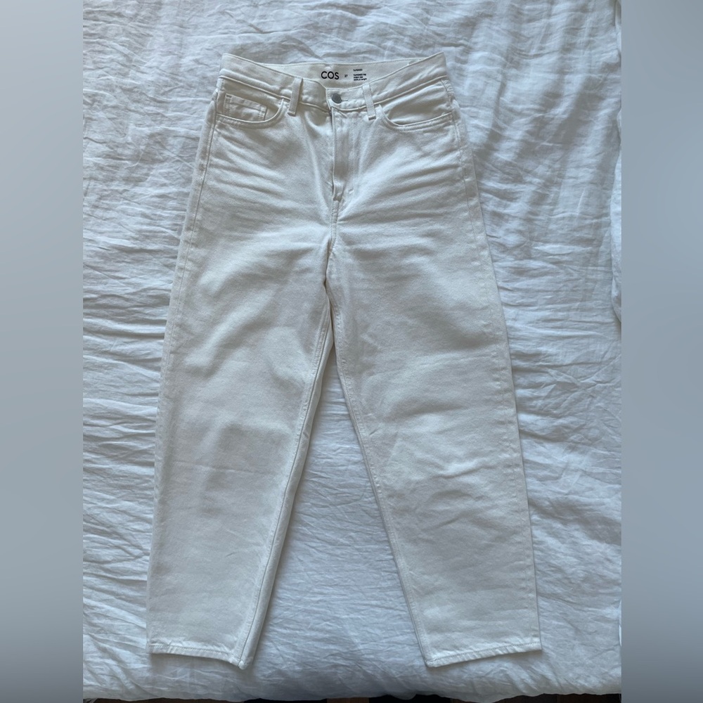 ARCH TAPERED JEANS